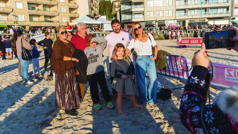 Chapuz�n para despedir el a�o en la playa de Silgar, en Sanxenxo