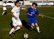 Lucas Basualdo Reyd�, a la izquierda, en un partido en su anterior etapa con el Lemos. 