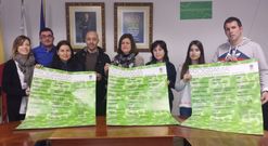 Concello y colectivos cruce�os presentaron ayer el cartel de actividades del segundo semestre. 