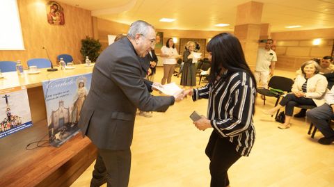 Entrega de diplomas de los cursos de Critas de Carballo