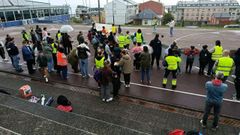 La comunidad educativa del CEIP burelense volvi� a concentrarse este jueves a primera hora para exigir inversiones en el centro