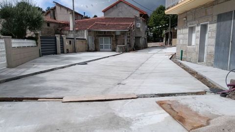 Obras en la aldea de Santa Ana, en Sandiás.