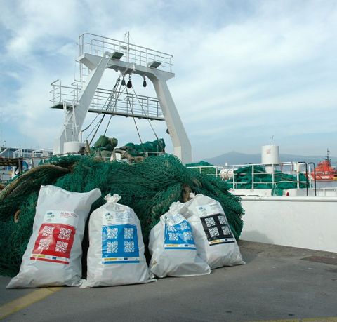 Los residuos se almacenan en contenedores con c�digo QR. 