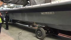 La Gran Dama I es una planeadora semirr�gida de 12 metros de eslora