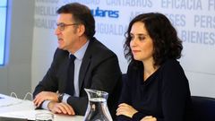Ayuso junto a N��ez Feijoo en un comit� ejecutivo nacional del PP