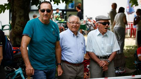 MINI BTT MACEDA.Padres y familiares siguieron las carreras con inter�s.