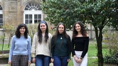 Las cuatro alumnas del IES Rosal�a premiadas en la Olimpiada de F�sica: Bel�n, Ana, Maite y Alba.