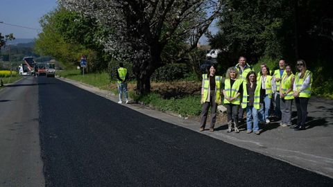 La conselleira de Infraestruturas visit� la obra de la AC-214 en Cambre, que se extiende por�5,6 kil�metros.