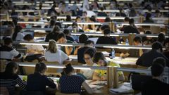 AULA DE ESTUDIO EN EL EDIFICIO JUANA DE CAPDEVIELLE EN EL CAMPUS DE ELVI�A. UNIVERSIDAD. ESTUDIANTES