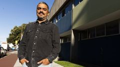 Daniel Prez Lpez, na beira do polideportivo da Vila de Noia de Carballo
