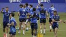 Entrenamiento del Real Oviedo este jueves en el Estadio Carlos Tartiere en Oviedo, de cara al partido de este s�bado ante el Mirand�s