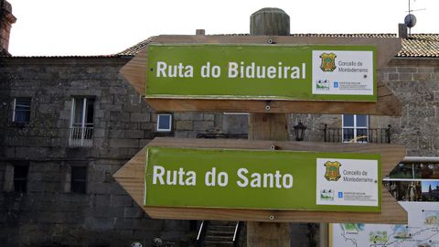 Se�ales de las rutas de senderismo del municipio de Montederramo