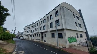 Edificio del Cami&ntilde;o de Fiunchedo sobre el que pesa una orden de derribo.