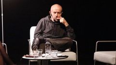  Hugo Mjica en su paso por el ciclo Poetas Di(N)versos en el gora en el ao 2020
