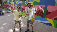 El nuevo mural colectivo de Cruz Vermella fue dirigido por Reclamo Estudio dentro de la programaci�n de Pontever�n, que impulsa el Concello