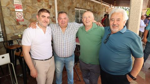 COMIDA DE DESPEDIDA A JAVIER MARCOS BARREIRO, JEFE DE ESCUADRON DE VIGILANCIA AEREA DEL BARBANZA EN EL RESTAURANTE BENJAM�N DE ROIS