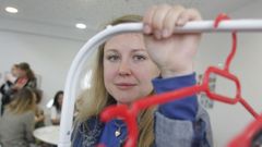 Mariia Osadeha, retrata este martes el centro c�vico de Canido, donde la comunidad ucraniana refugiada en la comarca ha creado un punto de encuentro