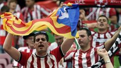 Aficionados del Athletic con una estelada