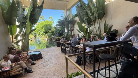 Zona��press lounge� donde los periodistas pueden trabajar y relajarse durante las jornadas.