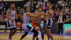 Lance en el partido entre el Valladolid y el Leyma.