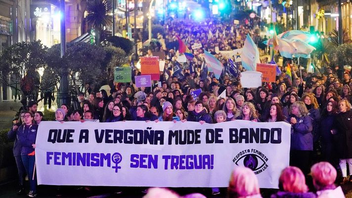 Manifestaci&oacute;n feminista del 25N en Vigo