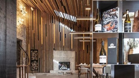 Reforma de local para un nuevo restaurante, Albanta, en Balteiro, Figueirido, Vilaboa. Proyecto de Santiago Pintos y Jaime Rodrguez