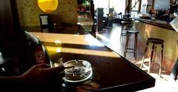 En los locales en los que se permite fumar actualmente si la normativa se aprueba, ya no se podr� hacerlo