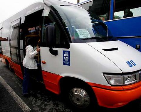 Los minibuses cubren las rutas propias de los municipios.
