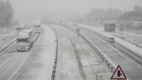 Problemas por la nieve en la A-52 