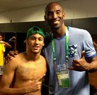 Neymar colg� esta fotograf�a con Bryant en su cuenta de Twitter junto a elogios al baloncestista.