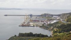 Vista del puerto exterior de Ferrol, en Caneli�as.