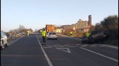 El coche accidentado volc� cerca de la rotonda de acceso a la f�brica de Magnesitas de Rubi�n