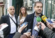 Fern�ndez, Castro y Puentes comparecieron ayer en la calle. 