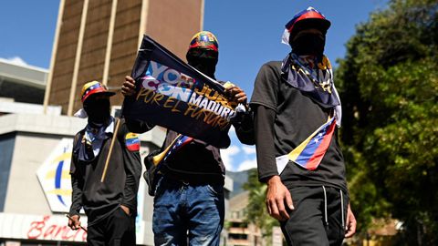 Manifestantes a favor de Maduro en Caracas