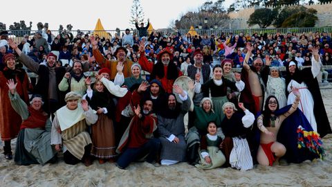 El elenco entero que particip� en las representaciones hist�ricas