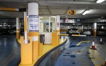 Hasta 301 solicitudes se presentaron para ocupar las cuatro plazas del aparcamiento de Lal�n. 