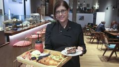 Marisol, al frente de la cocina de La Pr�miere, posa con una de las opciones de brunch que pueden degustarse en el local de la calle Real.