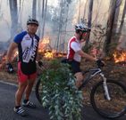Los ciclistas utilizaron eucalipto para frenar las llamas