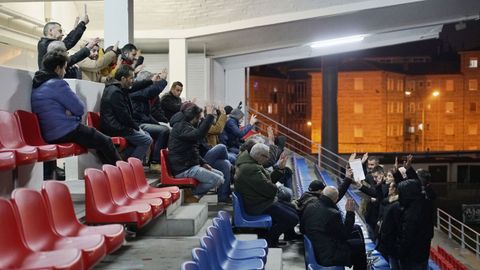 Asamblea de la UD Ourense en la tribuna de O Couto