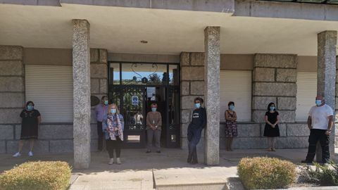 En la Casa do Concello de Pet�n se sumaron al reconocimento a los fallecidos