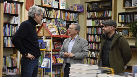Luis Menor, en su visita a la librer�a Eixo.