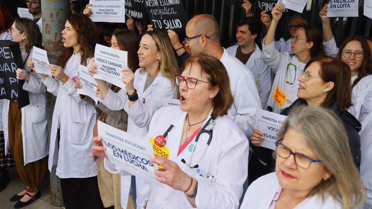 La huelga de médicos suspendió en A Coruña más de un millar de citas en un solo día