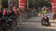 Esteiro no entiende de frenos en su Gran Prix de Carrilanas