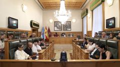 El pleno aprob� tambi�n ayer a los compostelanos que ser�n distinguidos este a�o con los premios Alba de Compostela.