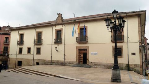 Palacio de Incln, donde en 1945 la Falange instal la Seccin Femenina provincial y que sirvi para las actividades de Stauffer