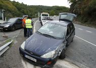 El coche en el que iban el menor y su madre sufri� da�os en la carrocer�a y la direcci�n. 
