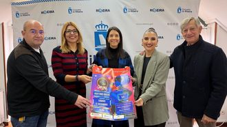 La alcaldesa de Ribeira, María Sampedro, presidió la presentación de la gala en beneficio de Cáritas