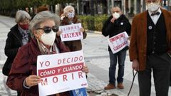 Manifestantes de la plataforma Derecho a Morir Dignamente en una imagen de archivo