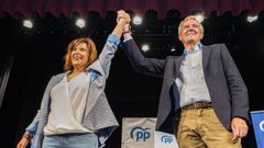 La portavoz del PP de Viveiro, Mari�a Gueimude, con el presidente de la Xunta, Alfonso Rueda, en la reciente campa�a electoral