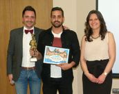 Directivos de ACIA, con el segundo premiado.